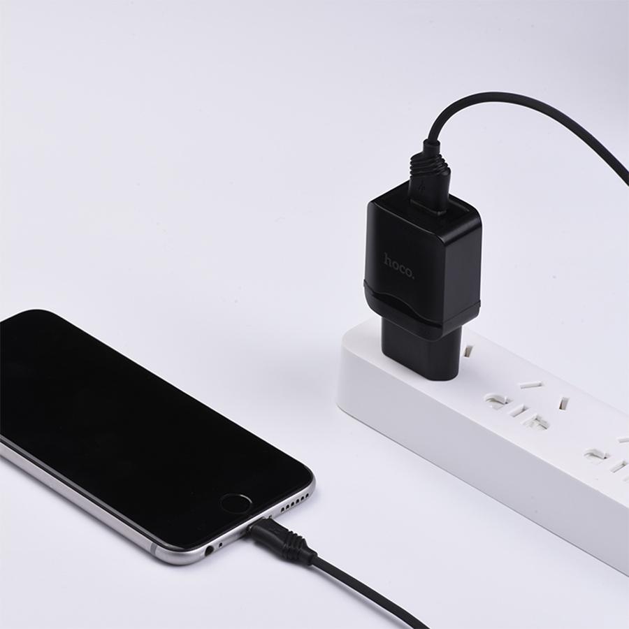 Сетевое зарядное устройство HOCO C22A Little 1xUSB с Кабелем USB - Lightning, 2.4A, 10.8W, черный